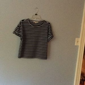 Black and white loft top